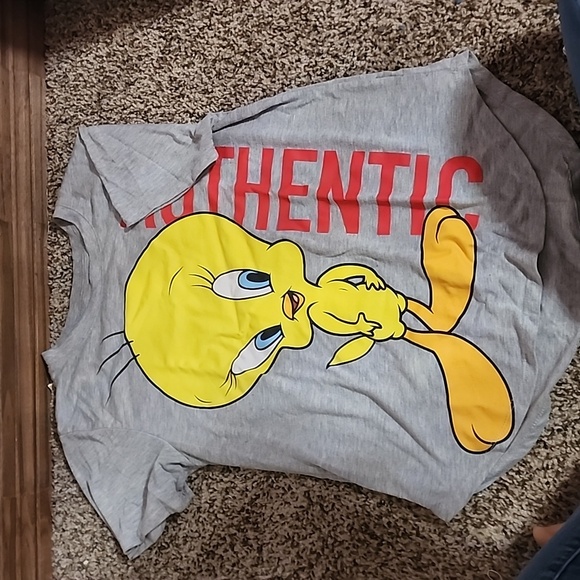 Looney Tunes Tweety Bird Shirt - Picture 2 of 3